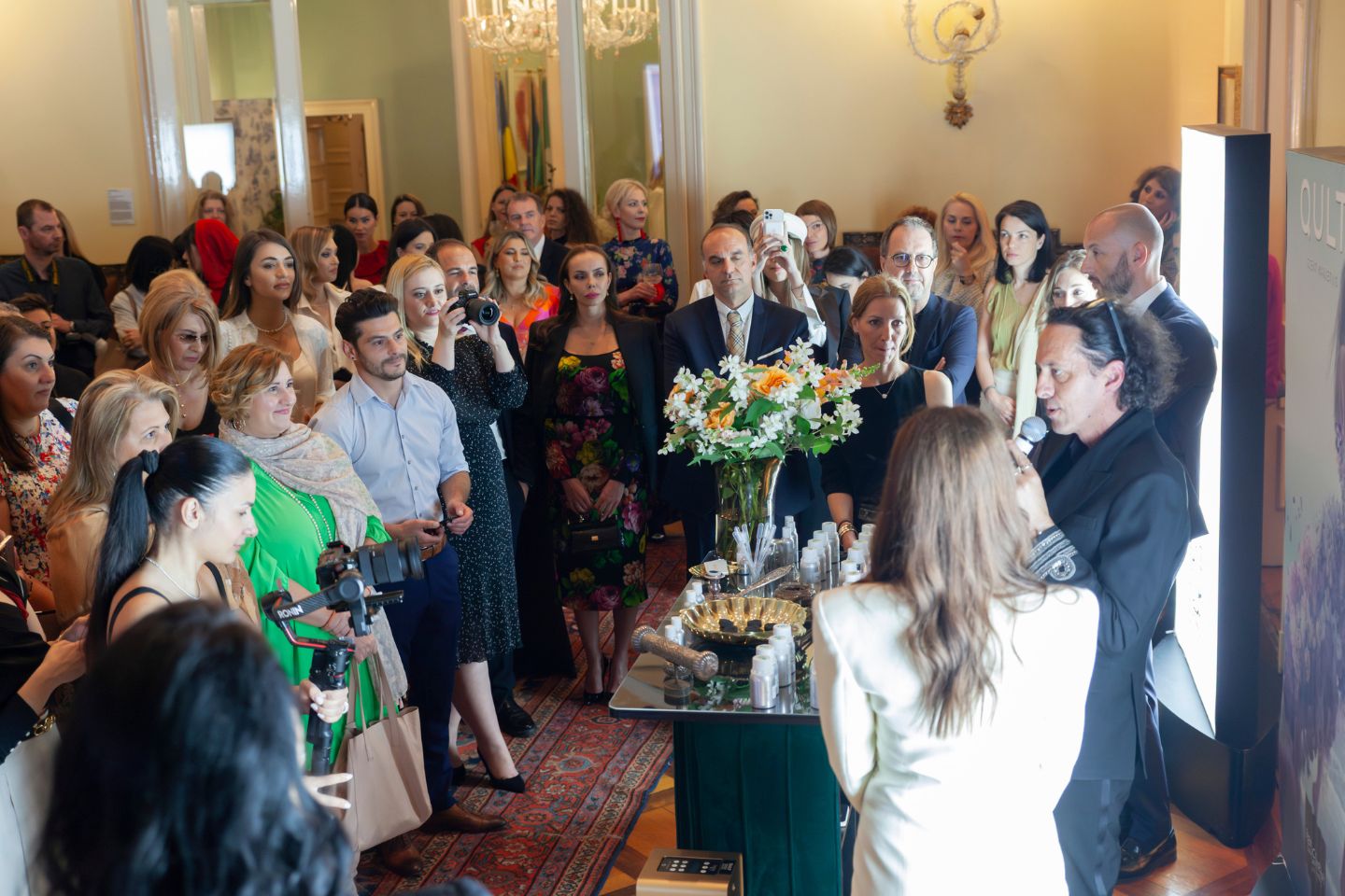 Siamo lieti di esprimere la nostra profonda gratitudine a KULTHO per aver creato una serata magica dedicata all'arte della gioielleria italiana.